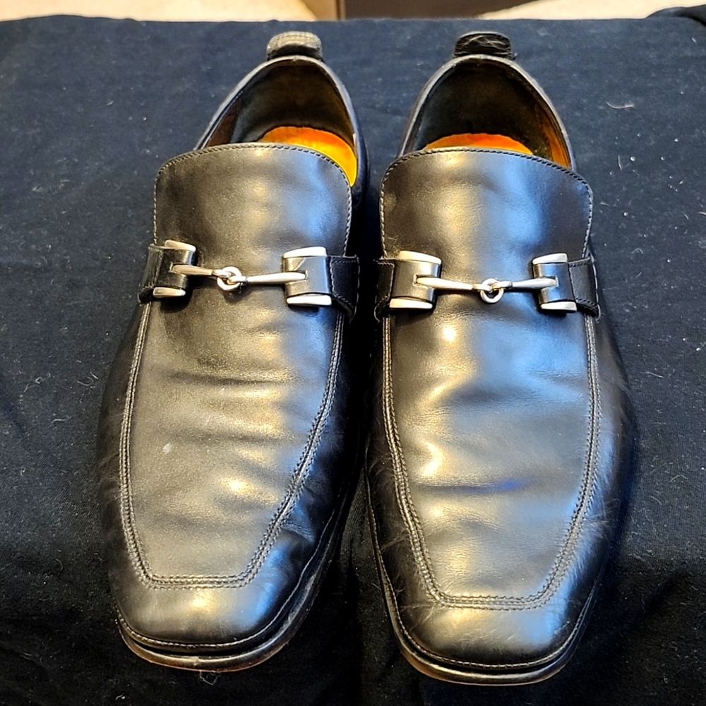 Black Cole Haan men shoes with silver bucket size 10.5